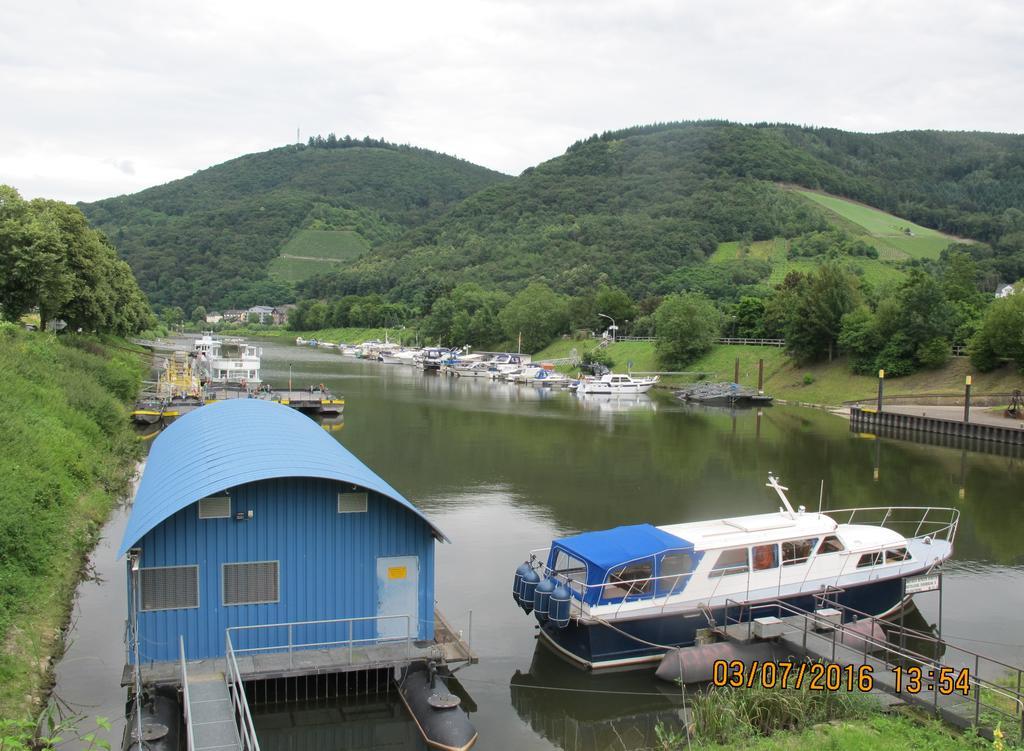 Mosel - River - Quartier 31 Hotel Lieser Exterior foto